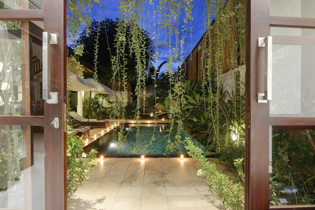 Gili Pearl Three Bedroom Villa Джили Трауанган Екстериор снимка