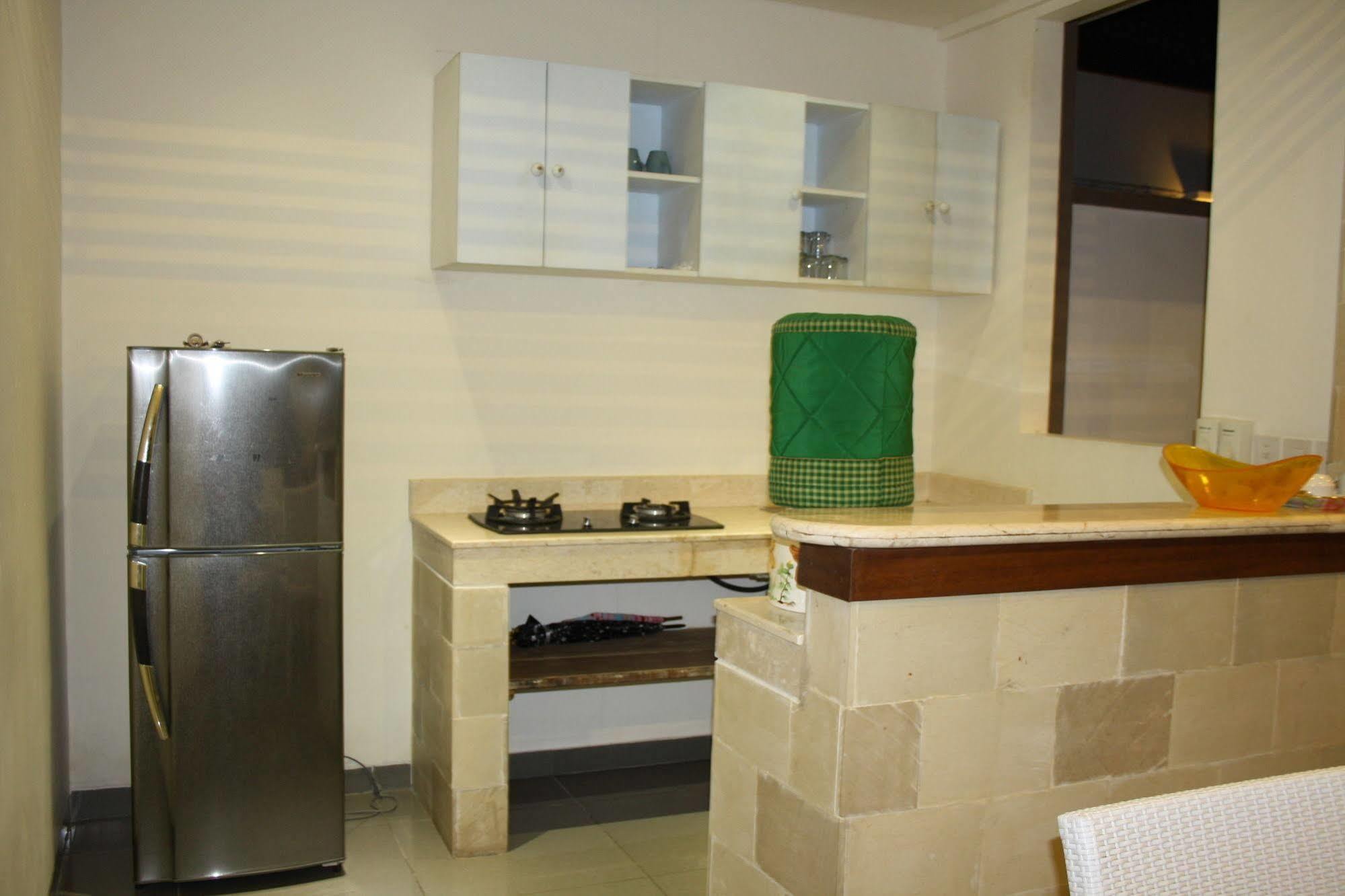 Gili Pearl Three Bedroom Villa Джили Трауанган Екстериор снимка