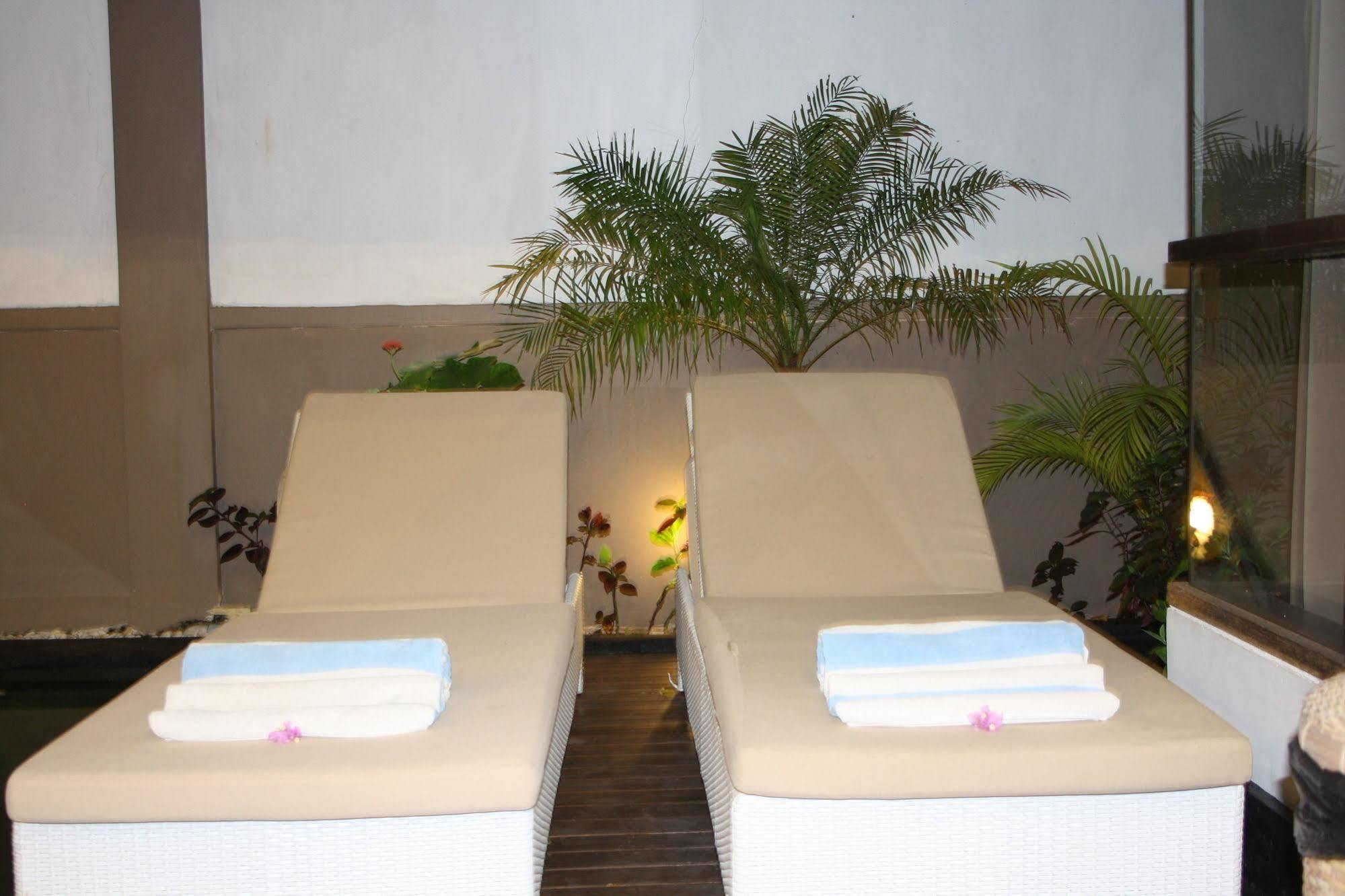 Gili Pearl Three Bedroom Villa Джили Трауанган Екстериор снимка