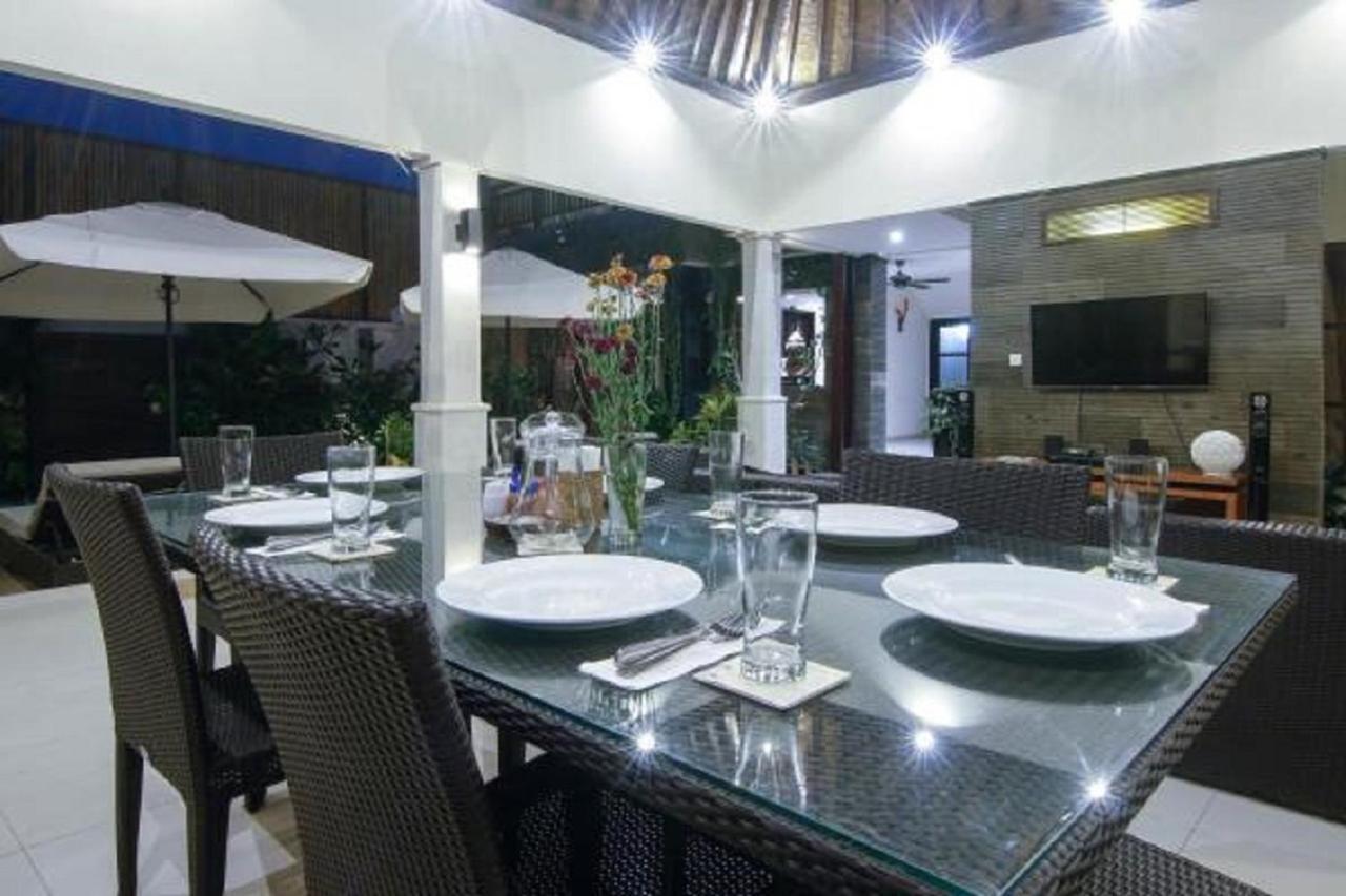Gili Pearl Three Bedroom Villa Джили Трауанган Екстериор снимка