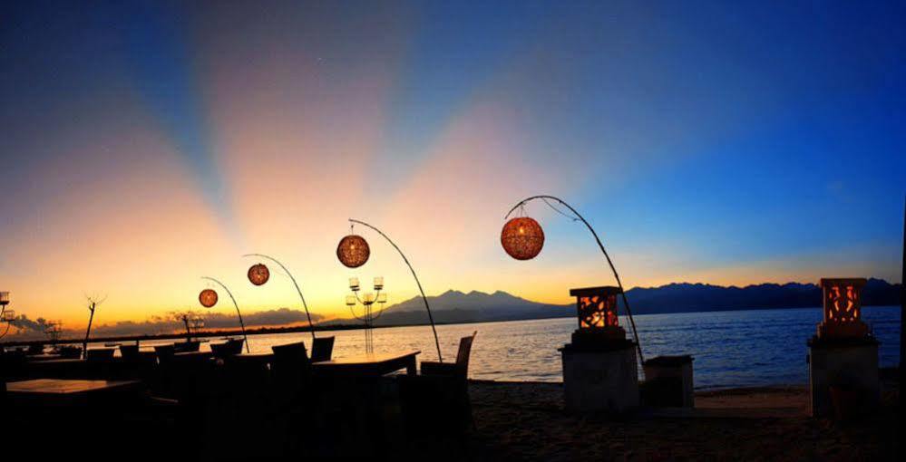 Gili Pearl Three Bedroom Villa Джили Трауанган Екстериор снимка